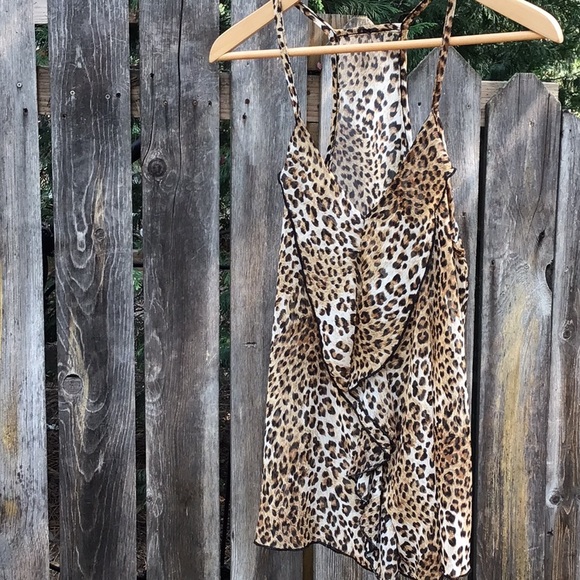 Light & Sheer Ruffle Tank Top - Picture 8 of 10